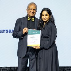 dr ruwandi dewasinghe gptq bursary recipient awarded by dr dilip dhupelia
